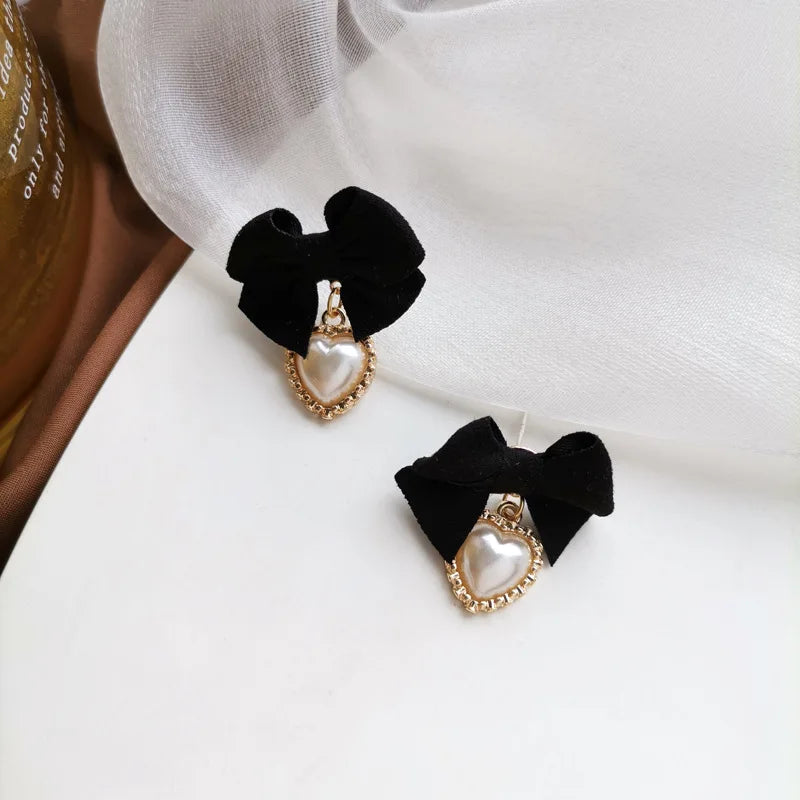 Autumn Charm Black Bowknot Pearl Heart Pendant Earrings for Women Vintage Fashion