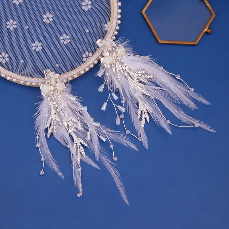 Elegant Crystal Feather Bridal Hair Clip - Trendy Wedding Hairpiece for Women