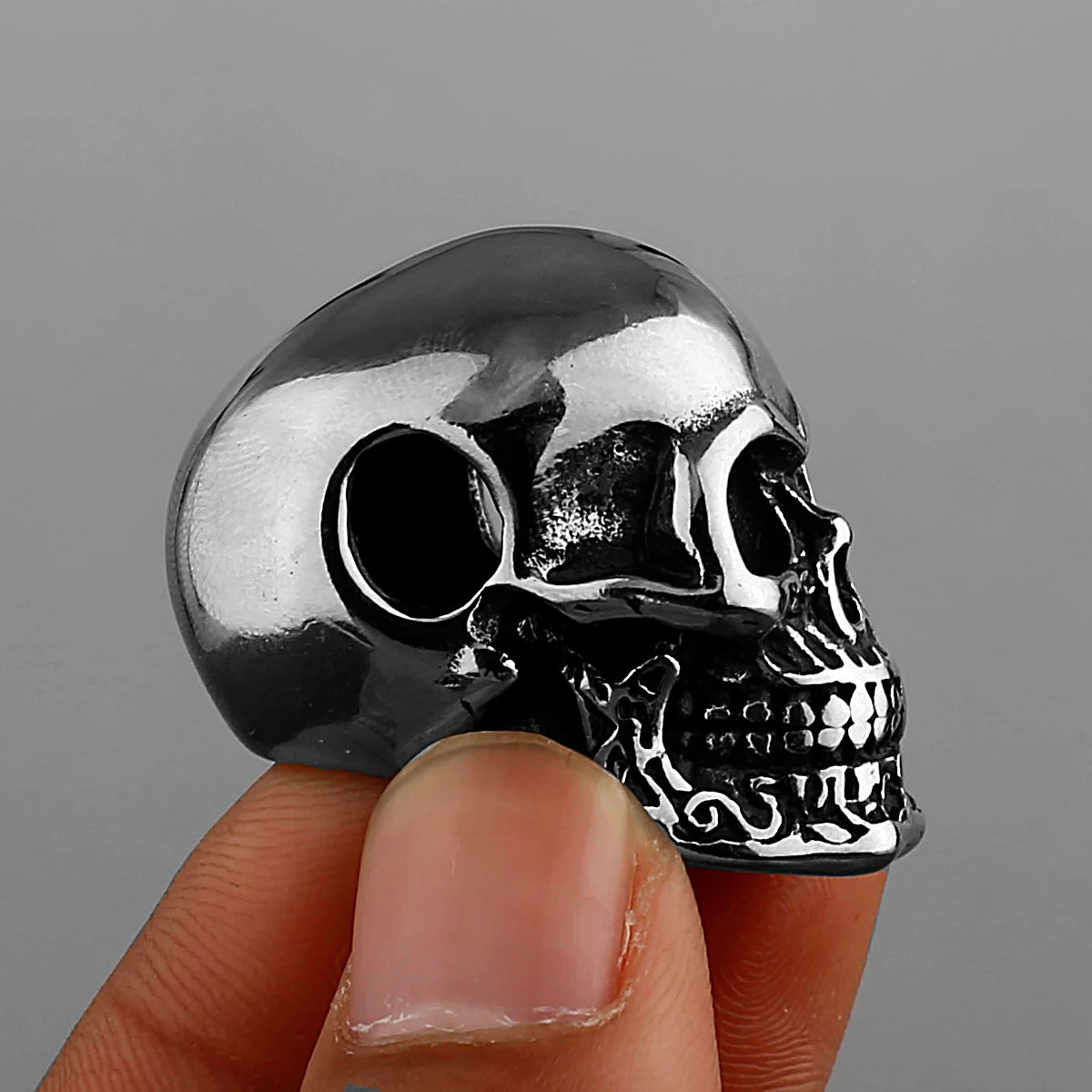 Retro Gothic Skull Pendant Necklace for Men - Bold Titanium Stainless Steel Biker Jewelry