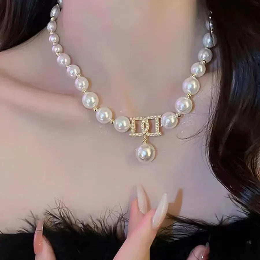 Elegant Pearl Bead Choker Necklace for Brides and Weddings
