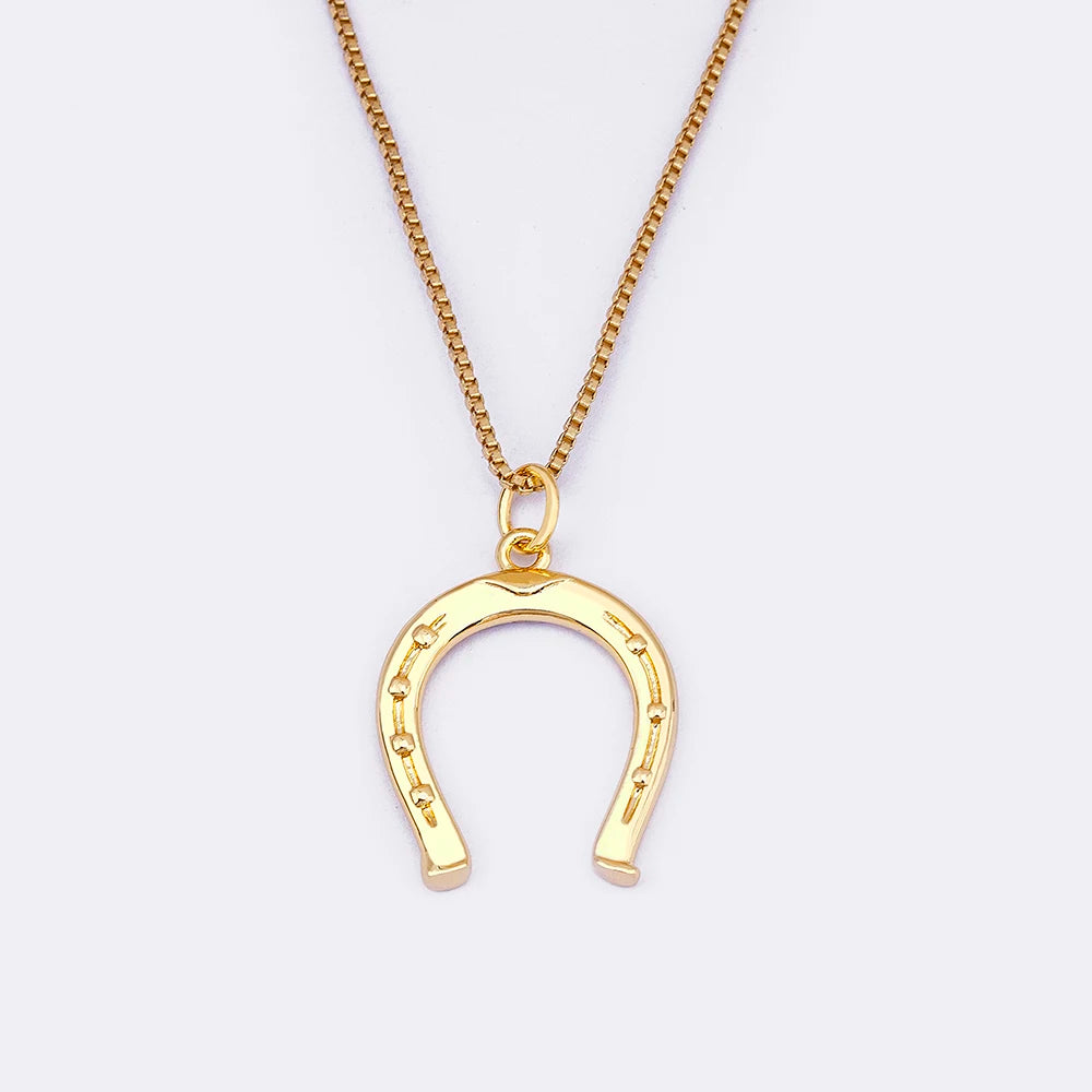 Elegant Gold Horseshoe Pendant Necklace for Women - Lucky Charm Jewelry with Adjustable Link Chain