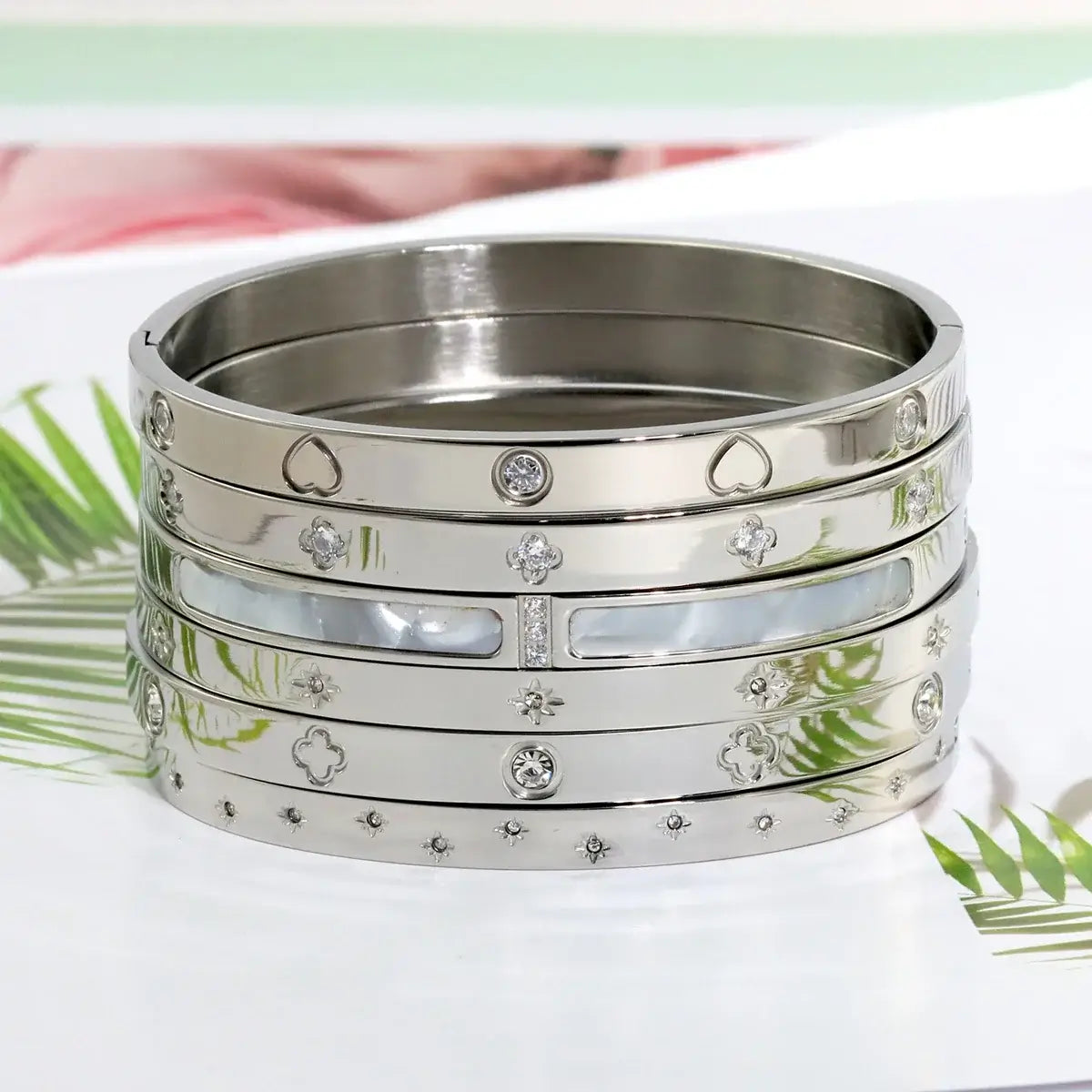 New Waterproof Cubic Zirconia Heart Flower Bangles Jewelry for Women