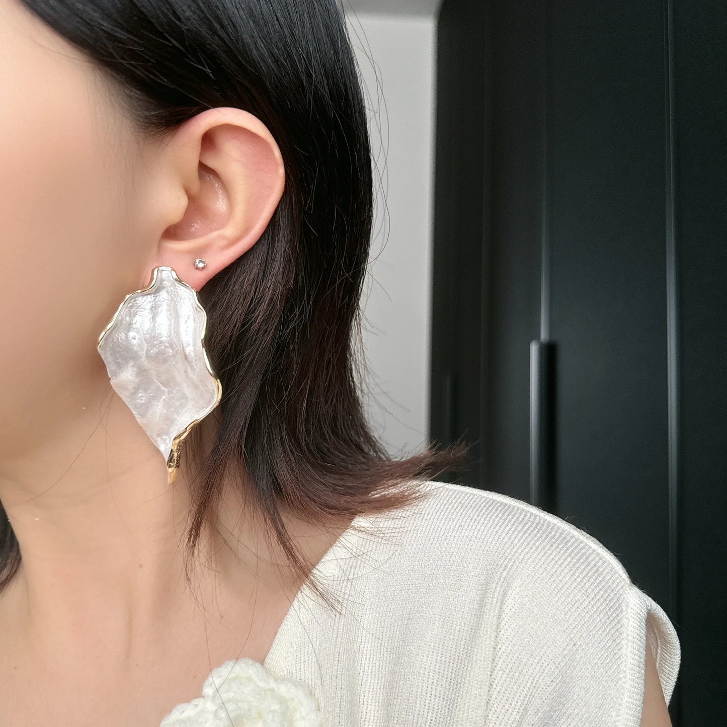 Metal White Drops Glaze Leaves Irregular Enamel Earrings for Women Stylish European and American Fashion Jewelry Gifts