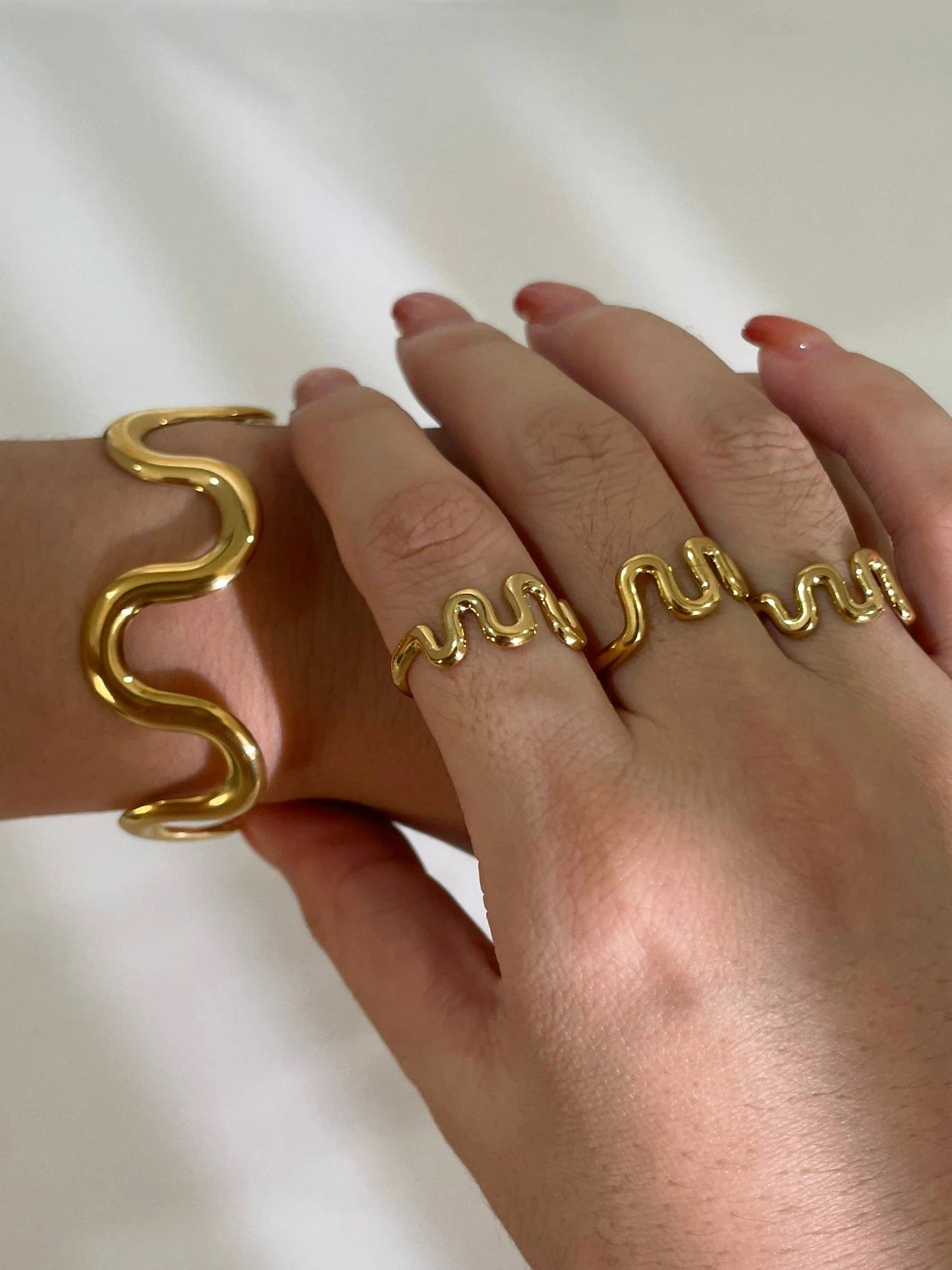 Elegant Wave Design 18K Gold Plated Stainless Steel Jewelry Set for Women
