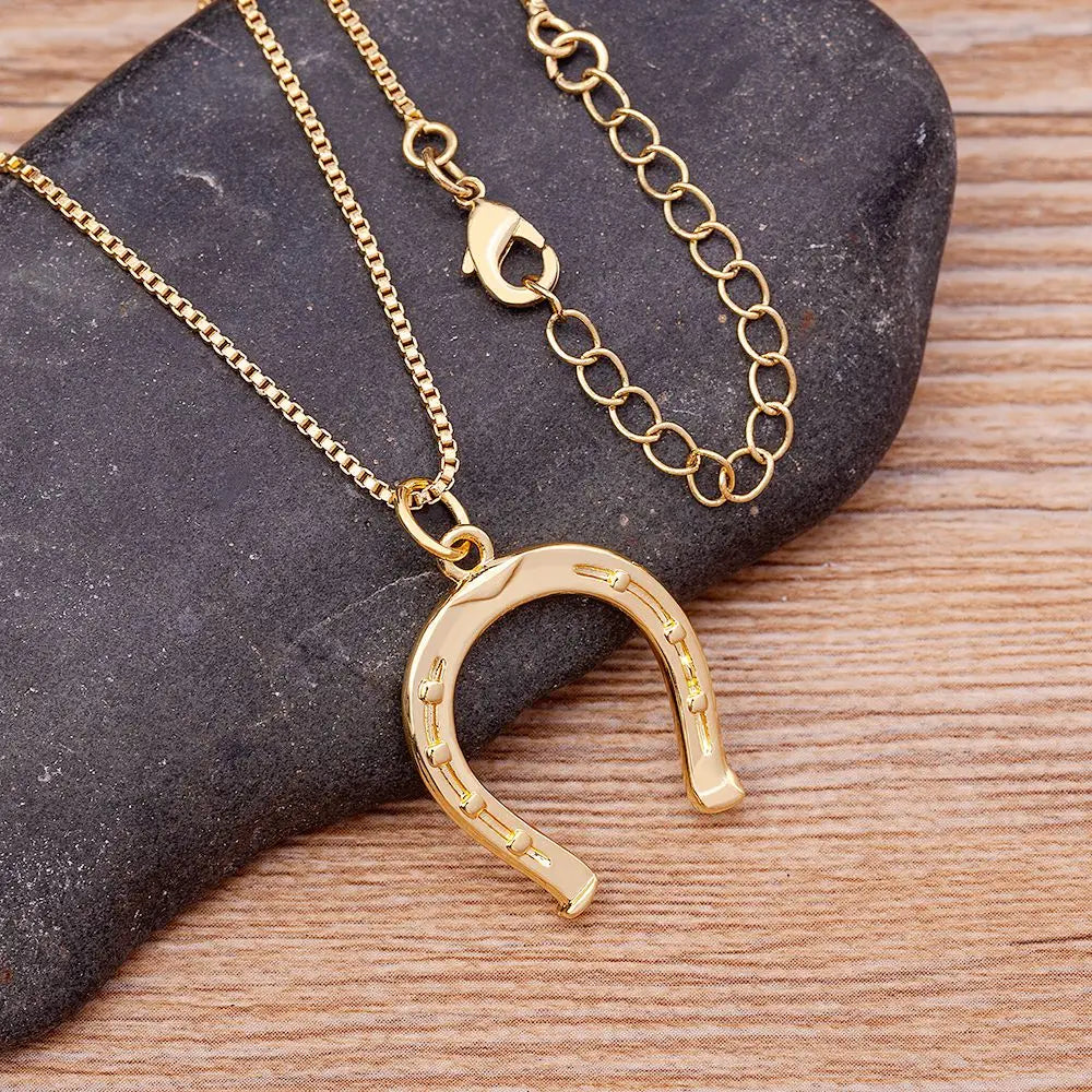 Elegant Gold Horseshoe Pendant Necklace for Women - Lucky Charm Jewelry with Adjustable Link Chain