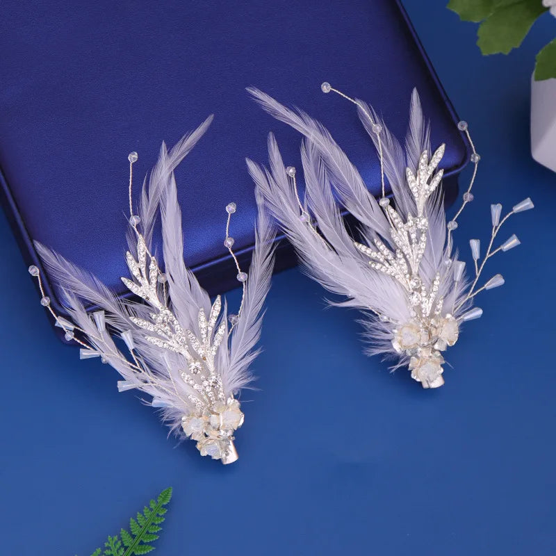 Elegant Crystal Feather Bridal Hair Clip - Trendy Wedding Hairpiece for Women