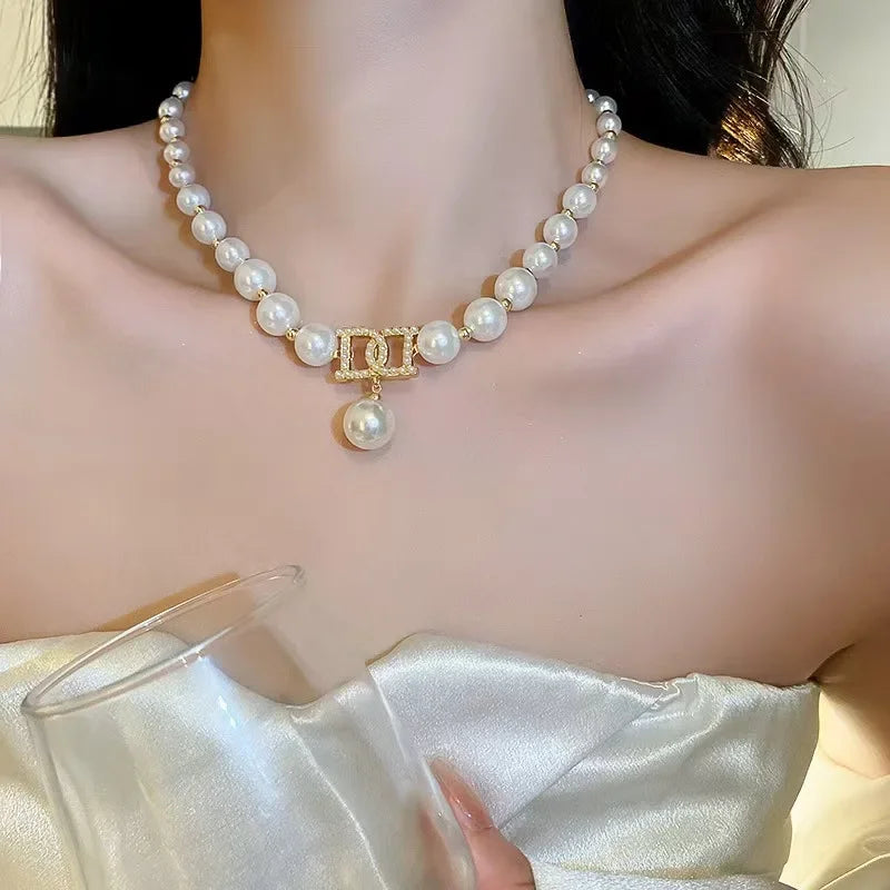 Elegant Pearl Bead Choker Necklace for Brides and Weddings