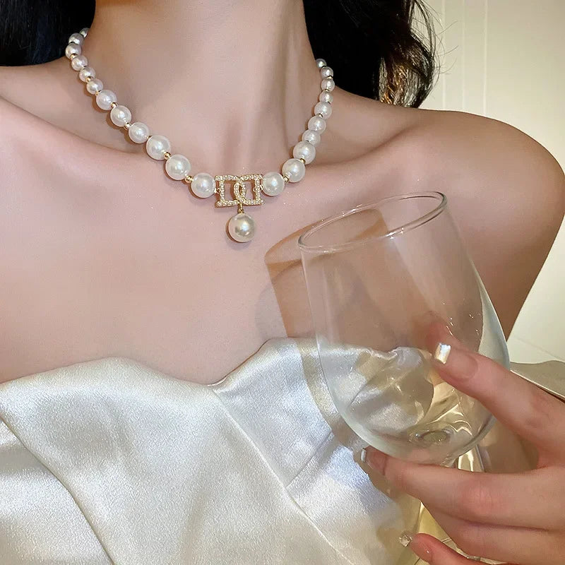 Elegant Pearl Bead Choker Necklace for Brides and Weddings