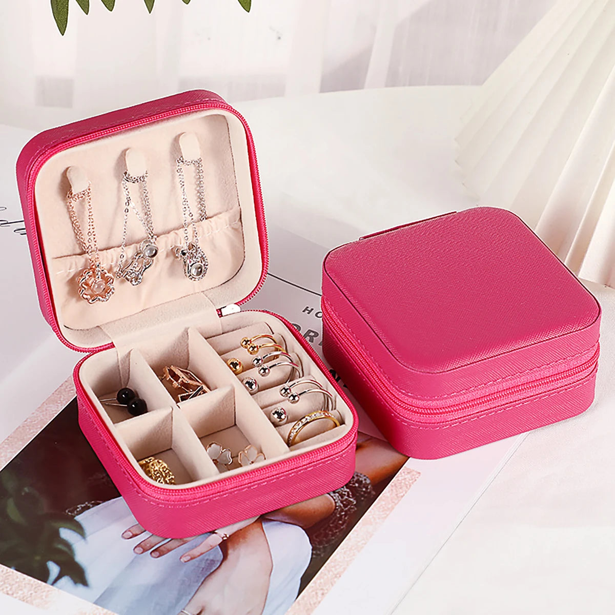 Travel-Friendly PU Leather Jewelry Organizer - Compact Storage Box for Bracelets, Earrings & Rings Rose Red