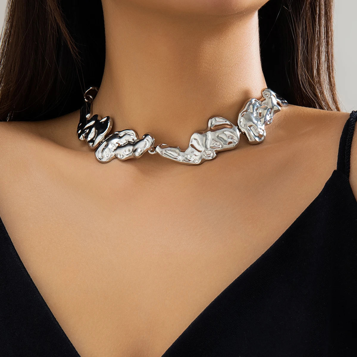 Lacteo Bold Irregular Metal Chain Collar Necklace for Women Fashionable Heavy Metal Choker Jewelry