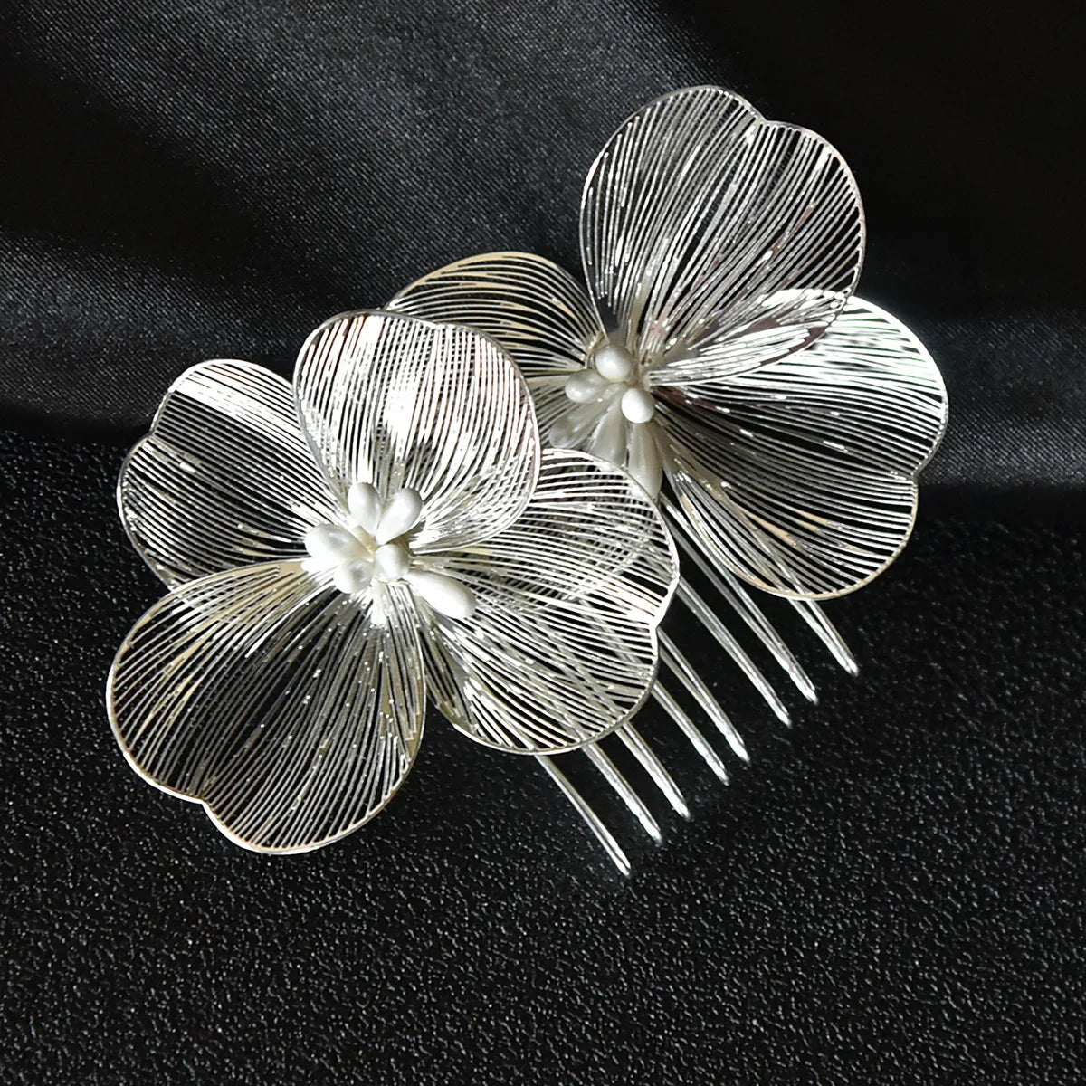 Elegant Alloy Flower Hair Combs for Bridal and Party Glamour