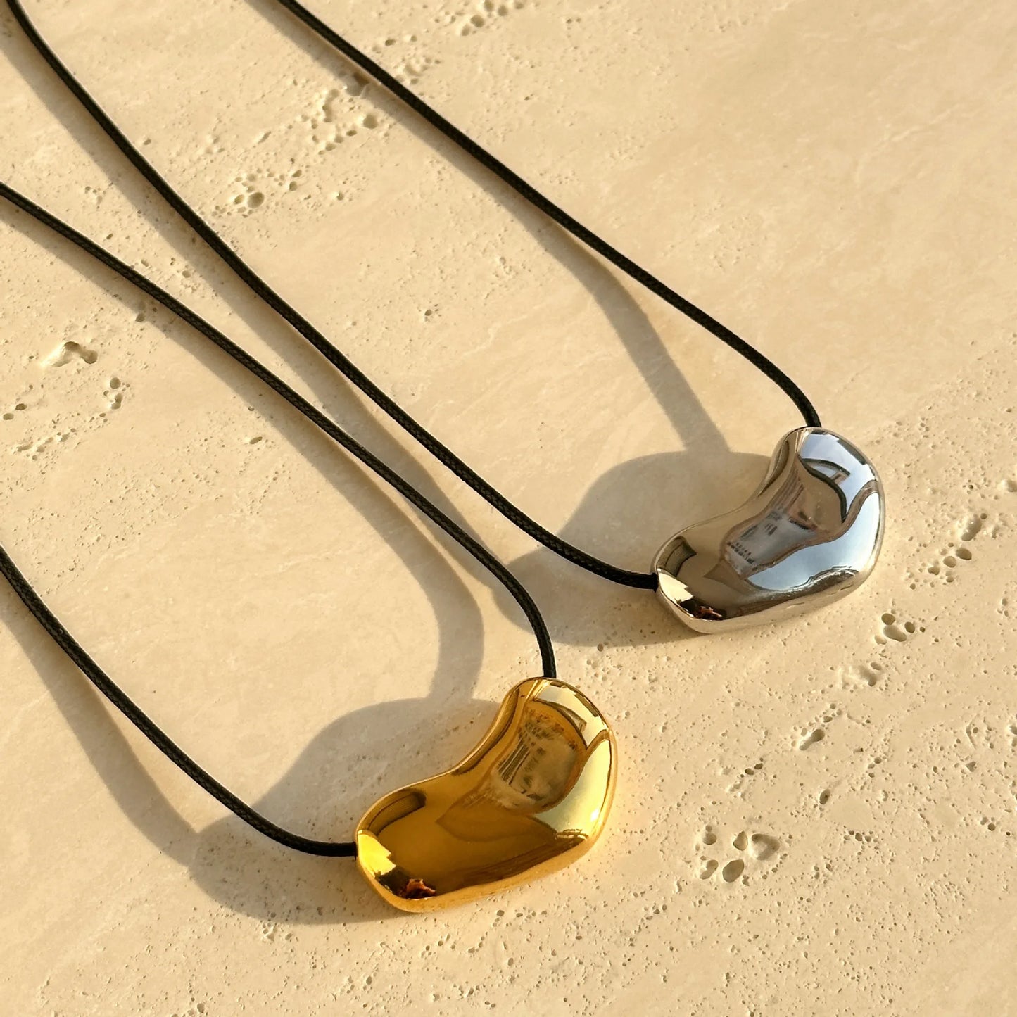 Elegant Heart Shaped Stainless Steel Pendant Necklace with Black Leather Choker for Women