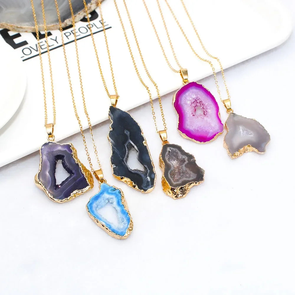 Natural Healing Agate Crystal Pendant Necklace for Women - Reiki Chakra Jewelry Gift