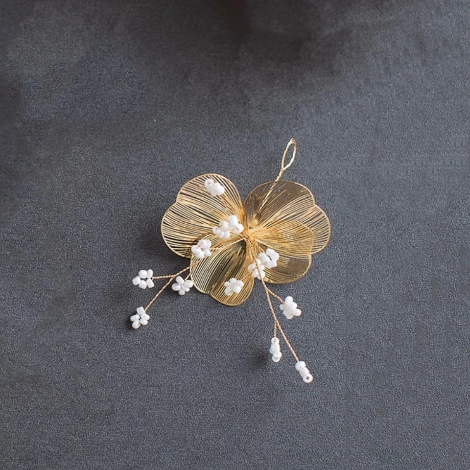 Elegant Alloy Flower Hair Combs for Bridal and Party Glamour