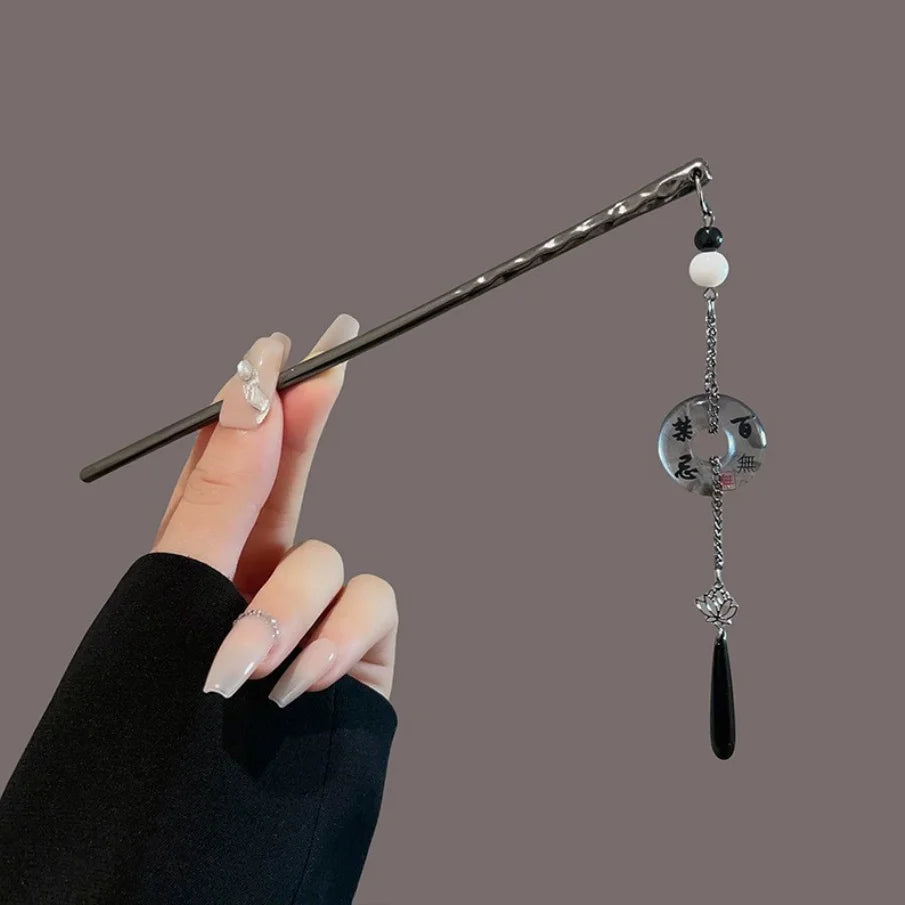 Elegant Chinese Flower Tassel Hair Stick With Black Beads For Women