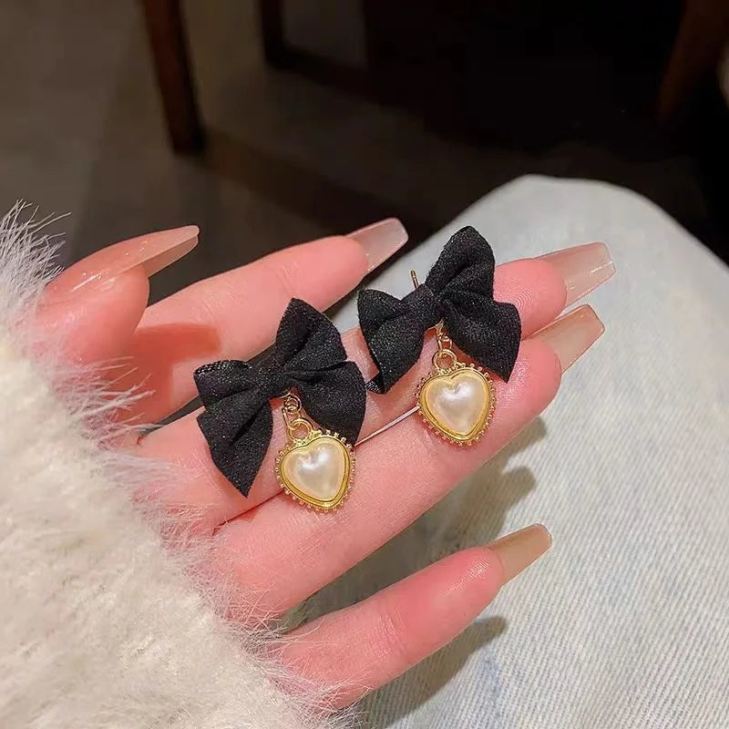 Autumn Charm Black Bowknot Pearl Heart Pendant Earrings for Women Vintage Fashion