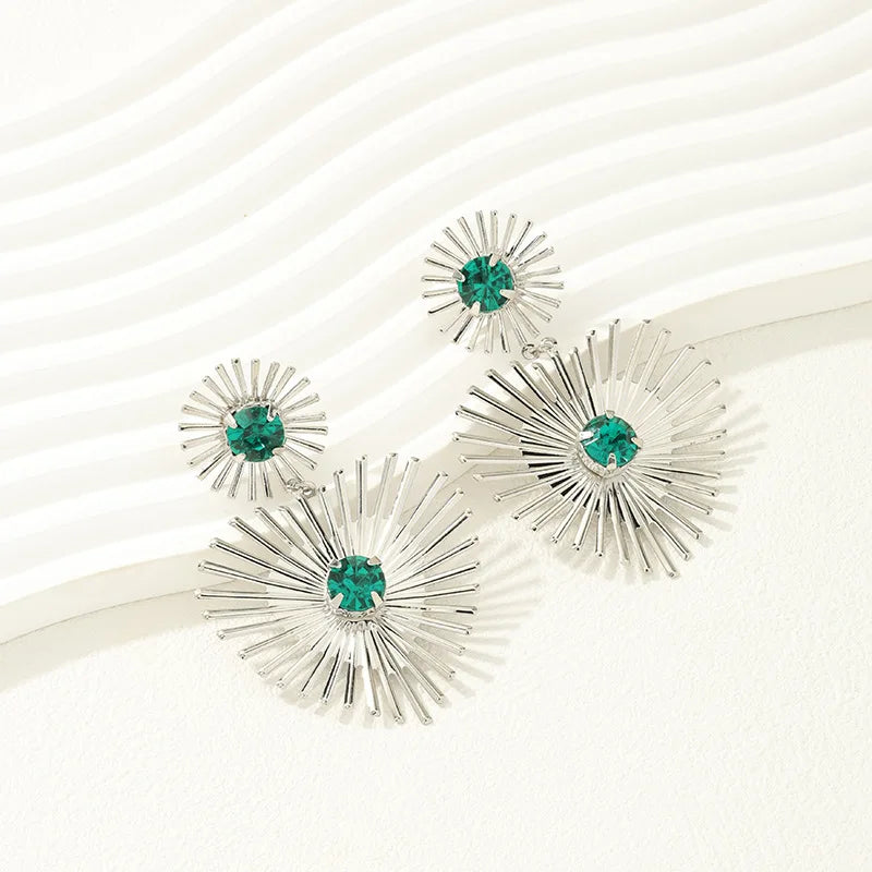 Elegant Emerald Green Heart Drop Earrings With Rhinestone Accents