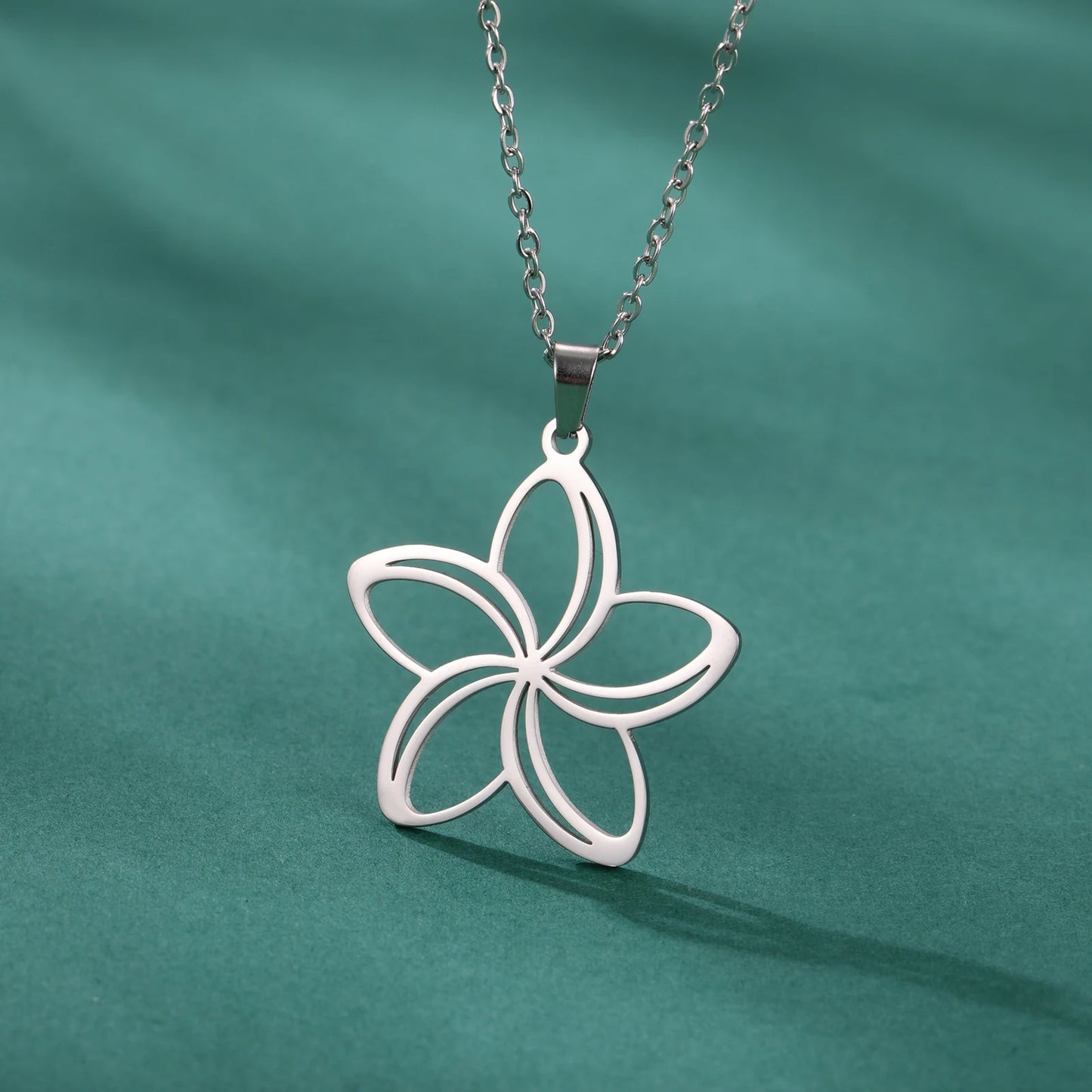 Skyrim Five Petal Flower Pendant Stainless Steel Necklace for Lovers - Elegant Minimalist Wedding Jewelry Gift