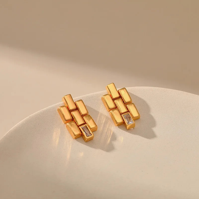 2023 Geometric Metal Splicing Women's Stud Earrings with Zircon Accent Fashion Jewelry Accessories