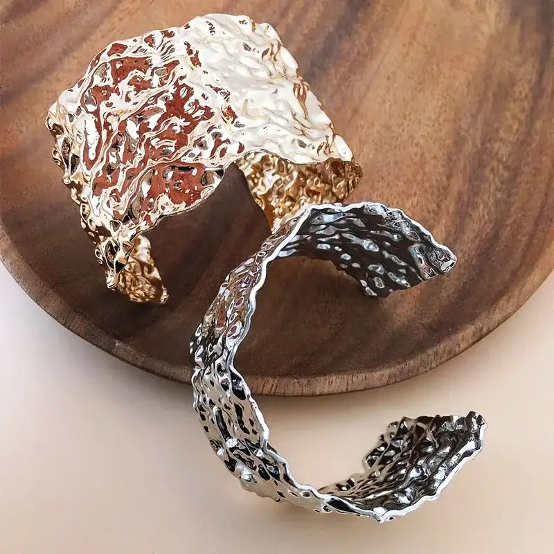 Exaggerated Metal Gold Color Cuff Bangle for Women silver color