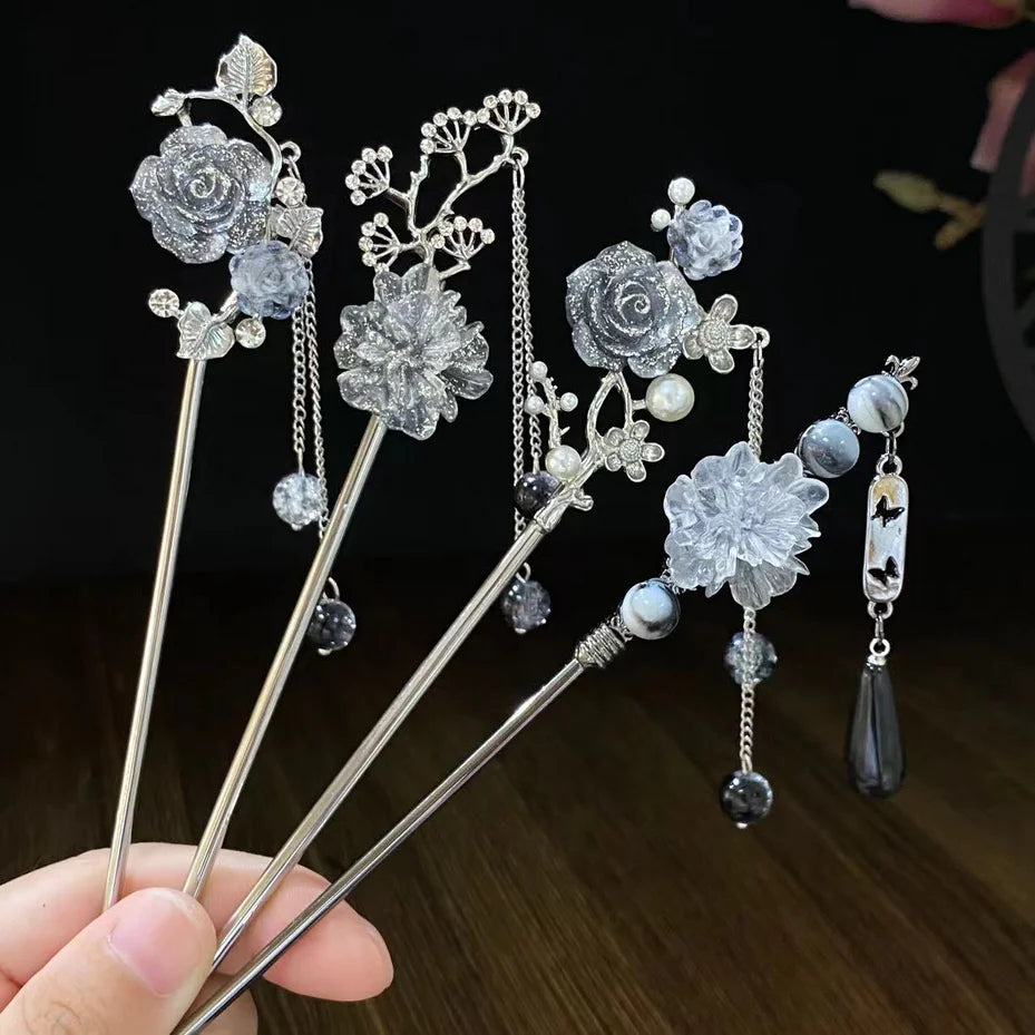 Elegant Chinese Flower Tassel Hair Stick With Black Beads For Women