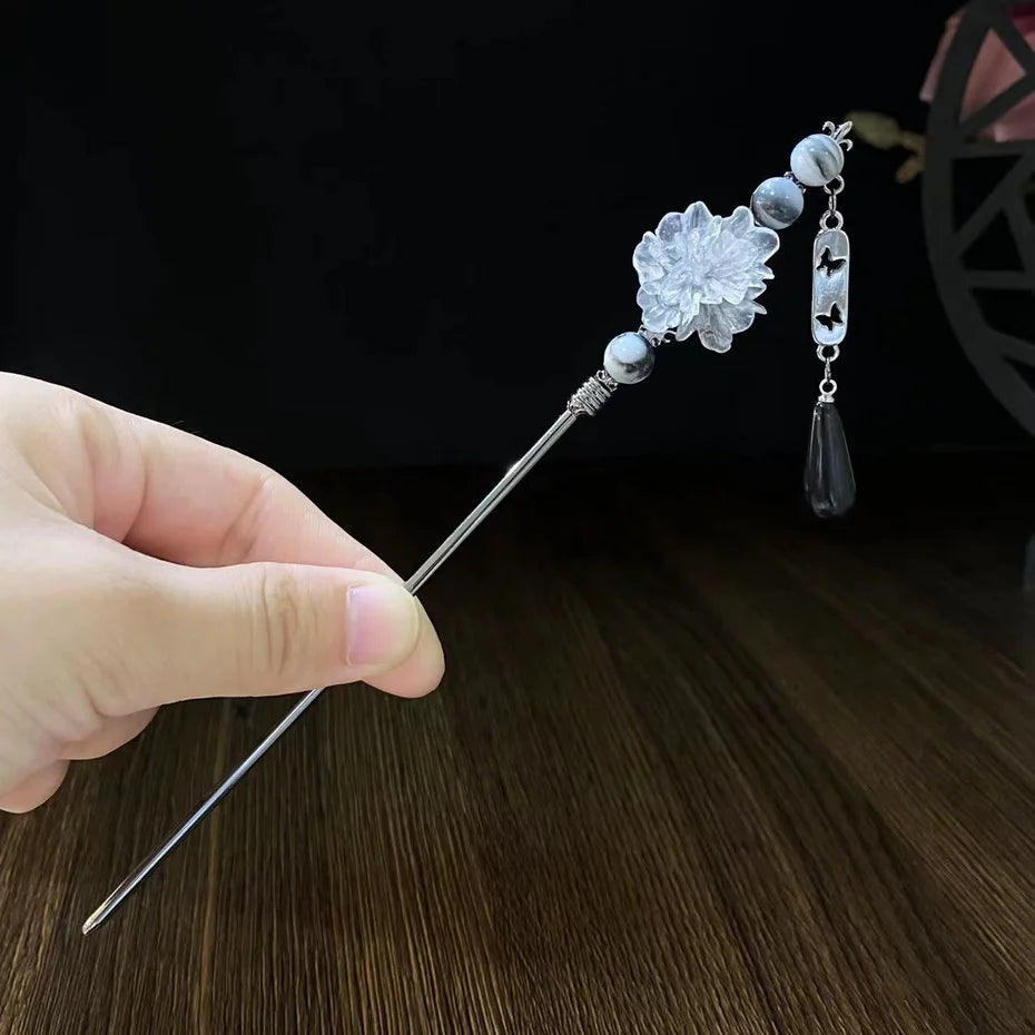Elegant Chinese Flower Tassel Hair Stick With Black Beads For Women