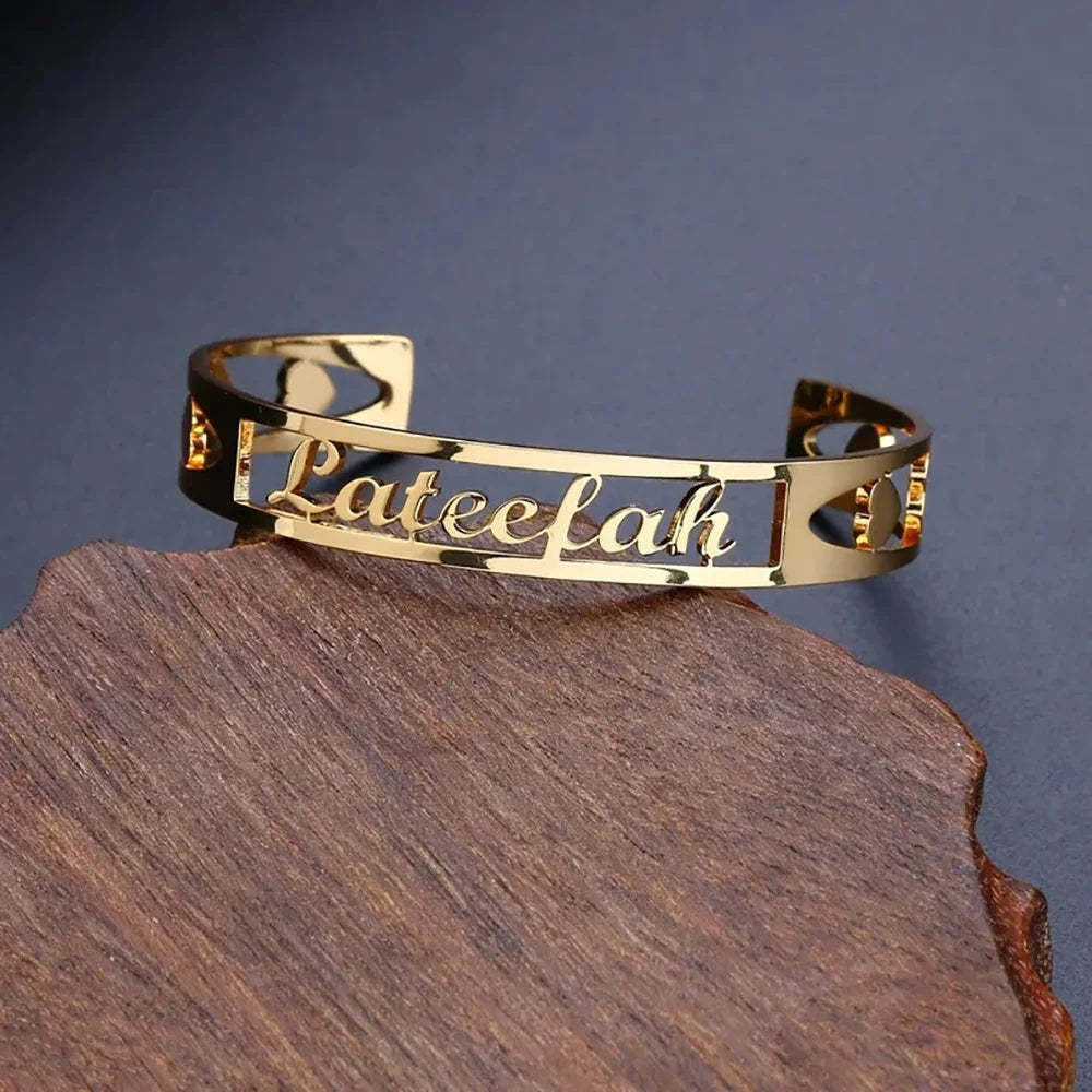 Custom Name Bracelet Hollow Heart Gold Bangle Fashion Jewelry Valentine's Day Gift