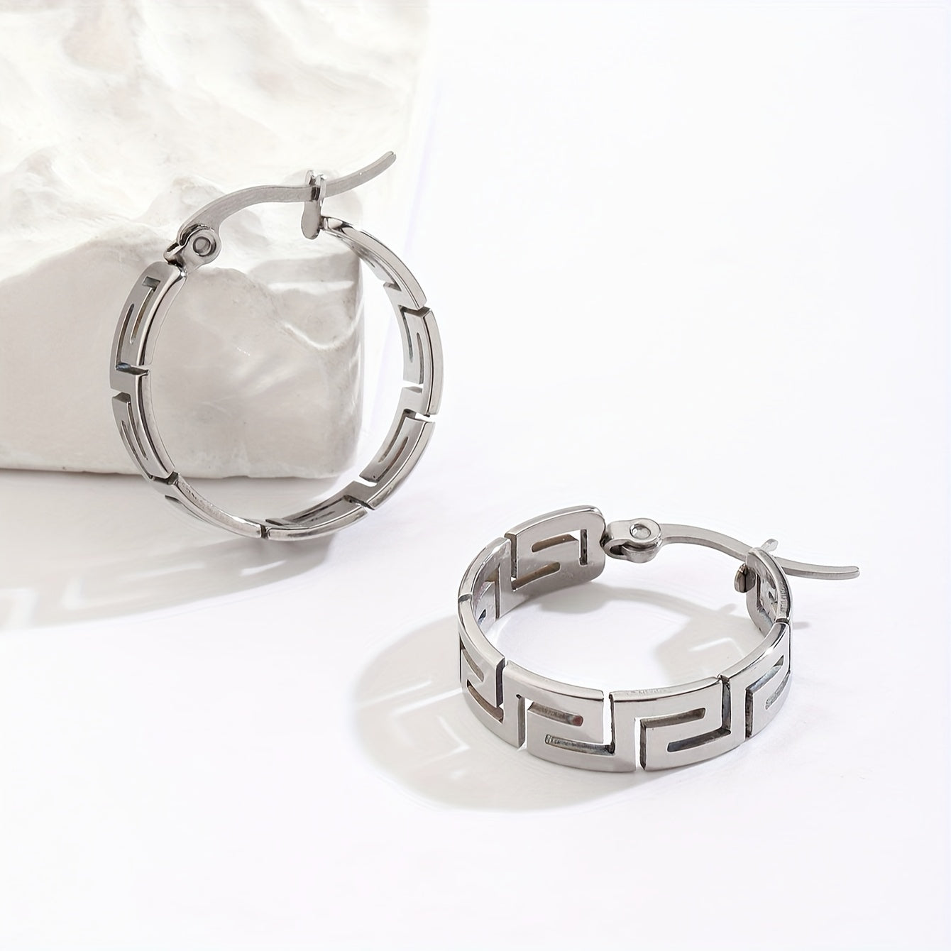 Vintage 18K Gold Plated Stainless Steel Hoop Earrings With Great Wall Design for Women