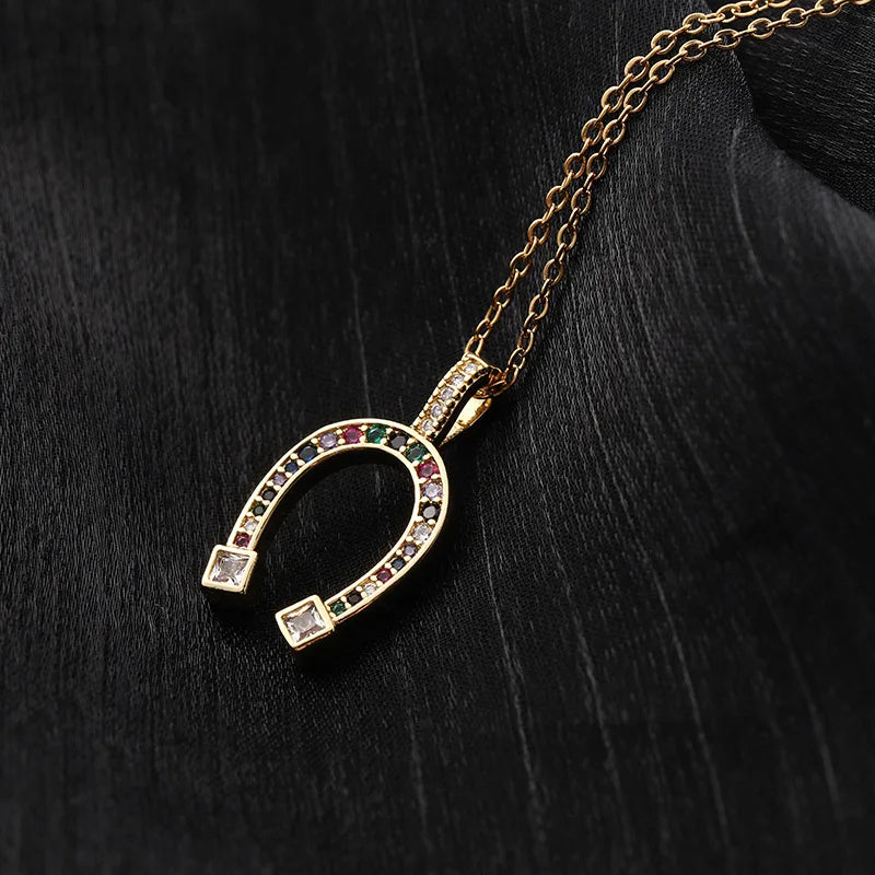 High-End Design Horseshoe Color Necklace for Women Cute All-Match Pendant Micro-Set Collarbone Chain Gift