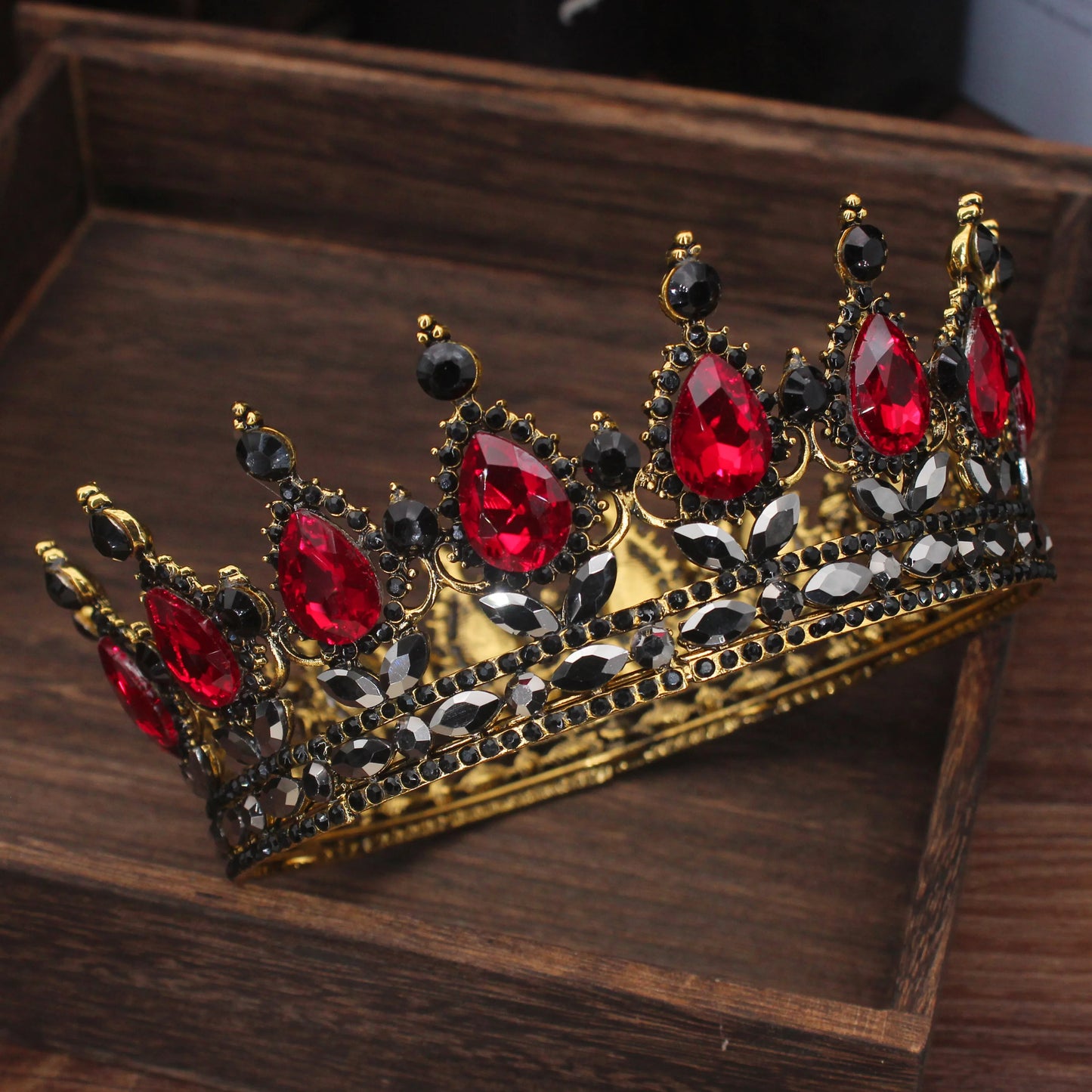 Elegant Crystal Tiara Crown Rhinestone Diadem for Weddings and Pageants