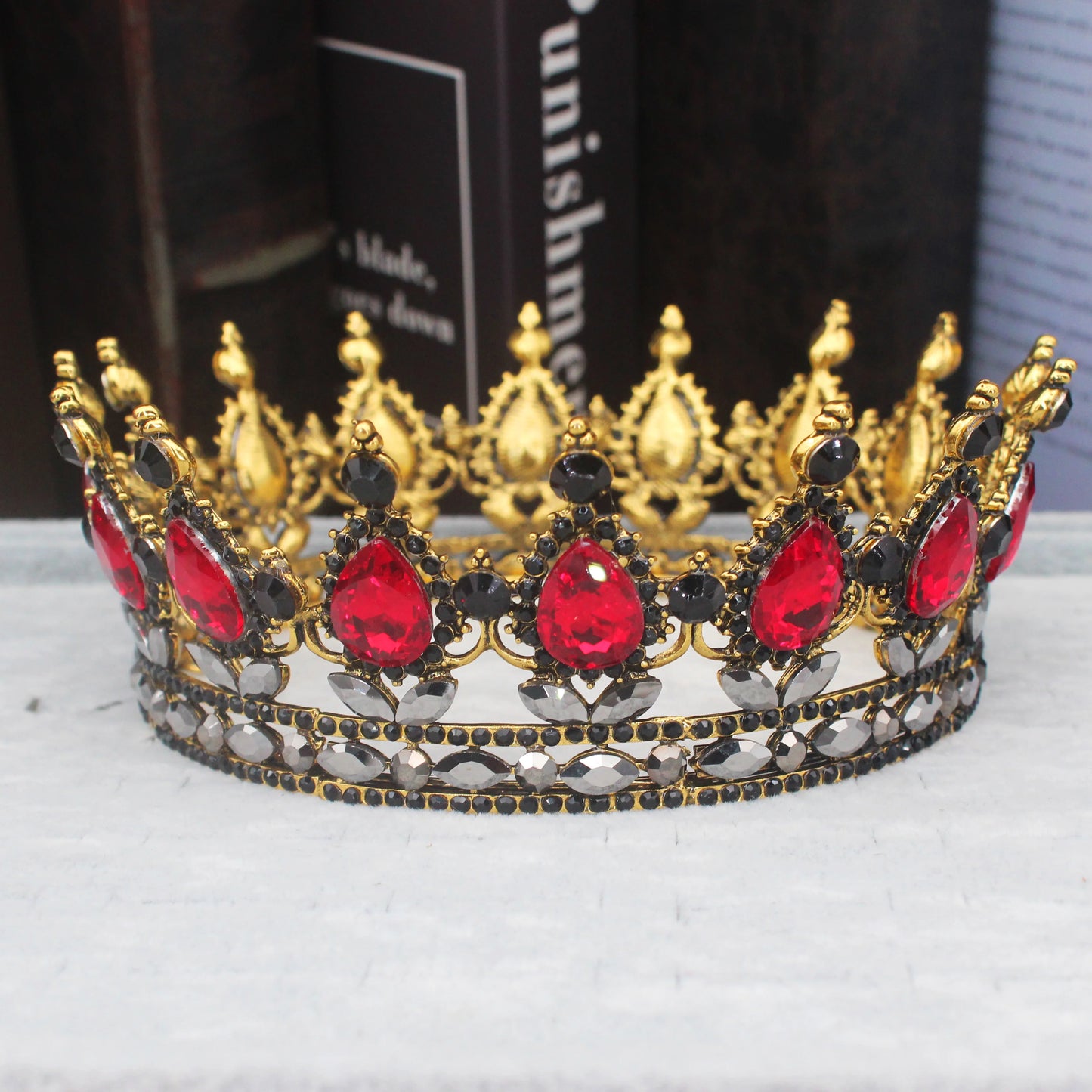 Elegant Crystal Tiara Crown Rhinestone Diadem for Weddings and Pageants