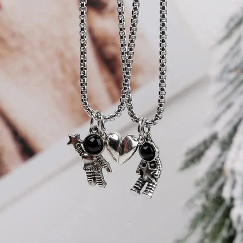 Sparkling Double Layer Butterfly Necklace for Women Exquisite Jewelry for Parties and Gifts 802074