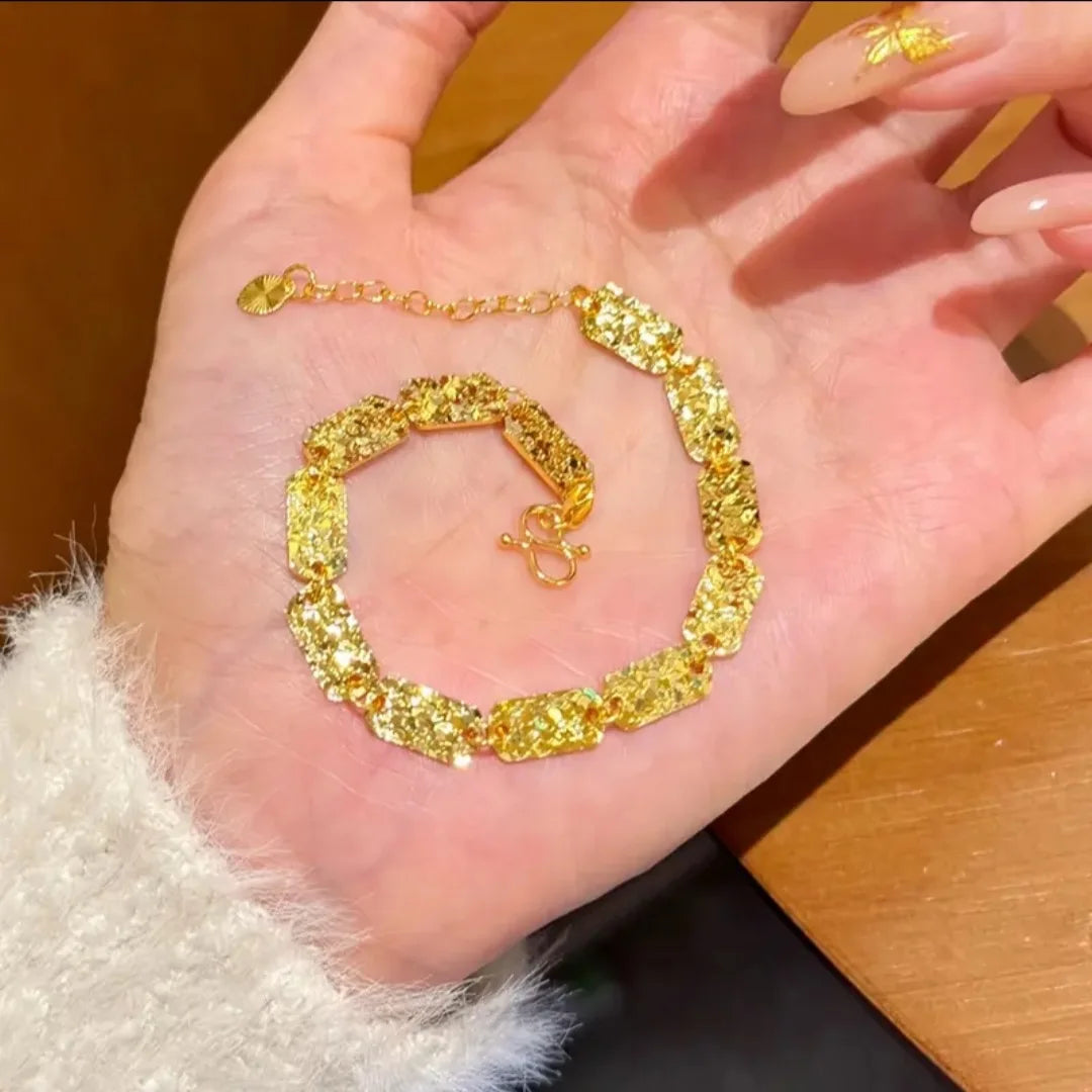 Elegant 24K Gold Women's Bracelet With Square Plate Design