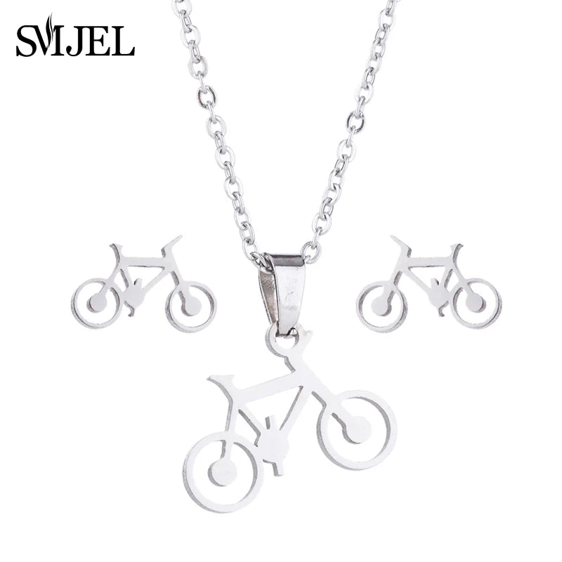Elegant Stainless Steel Animal Necklace for Women - Rabbit Charm and Paw Print Design
