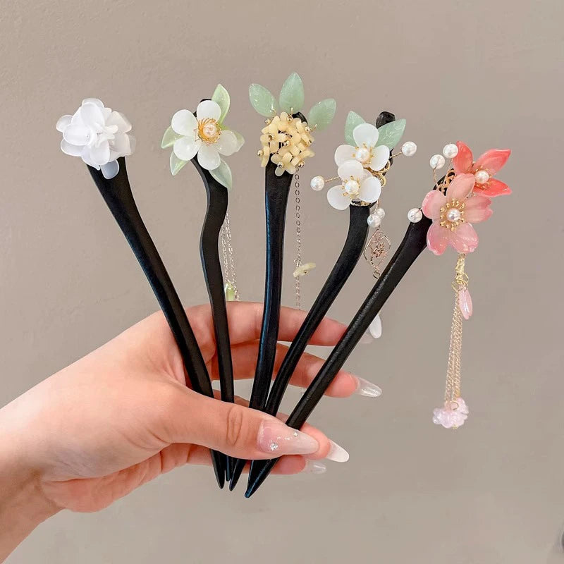 Elegant Chinese Tassel Hair Stick Floral Design Hairpin for Women