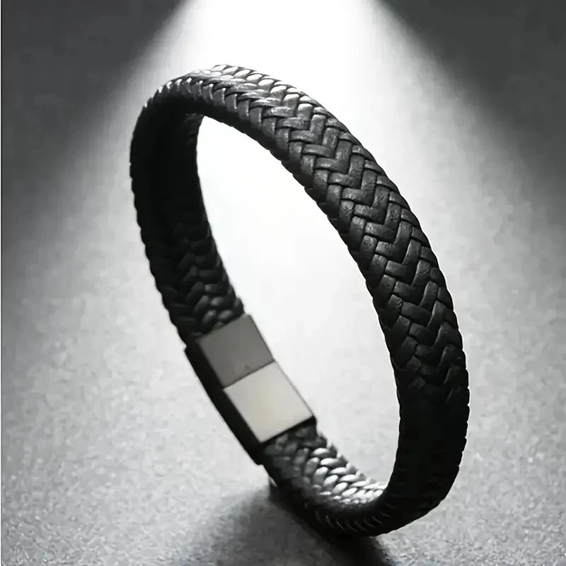Retro Men's Leather Bangle Bracelet - Stylish Woven Design for Outdoor Adventures
