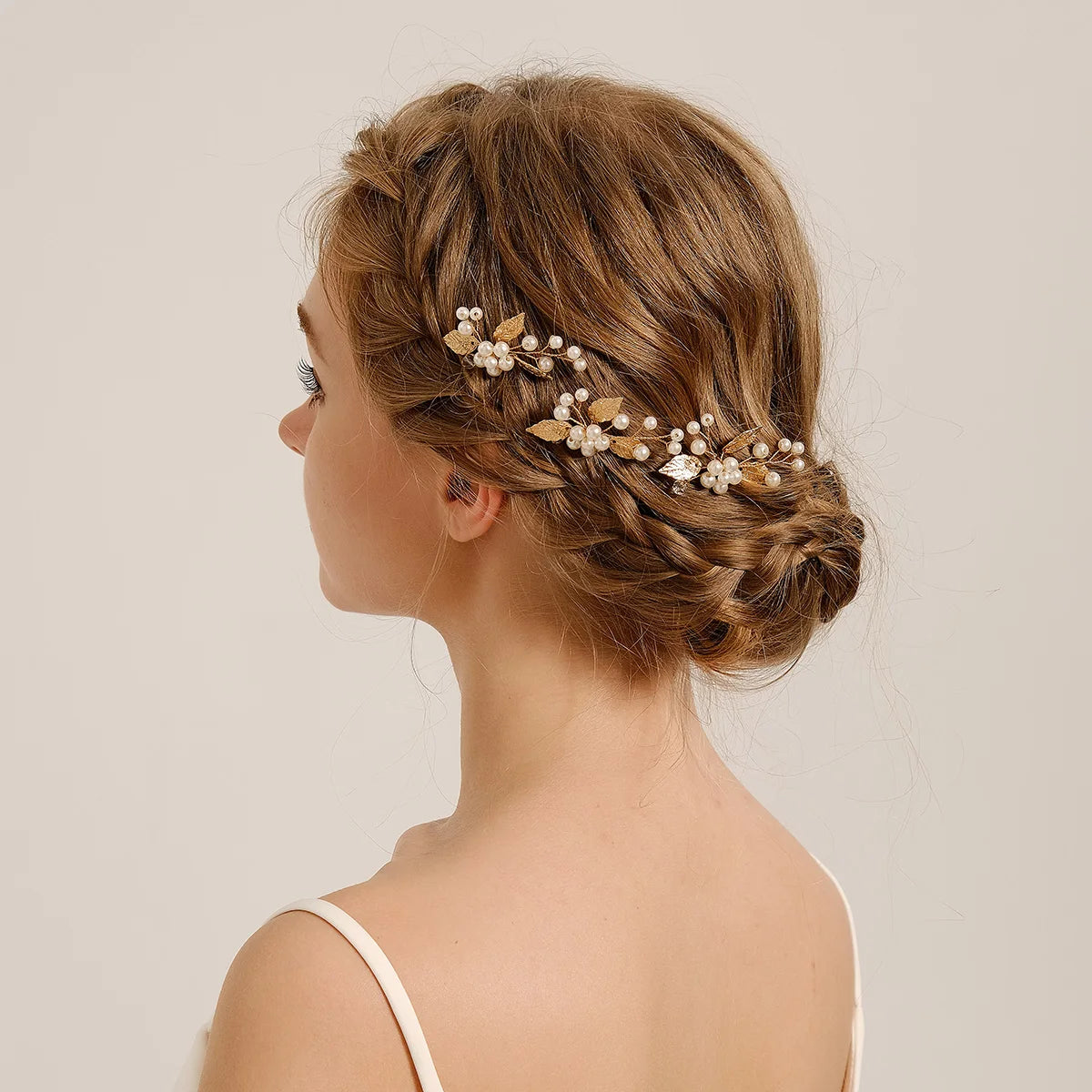 Elegant Pearl Flower Hair Clip Set for Bridal Wedding Accessories