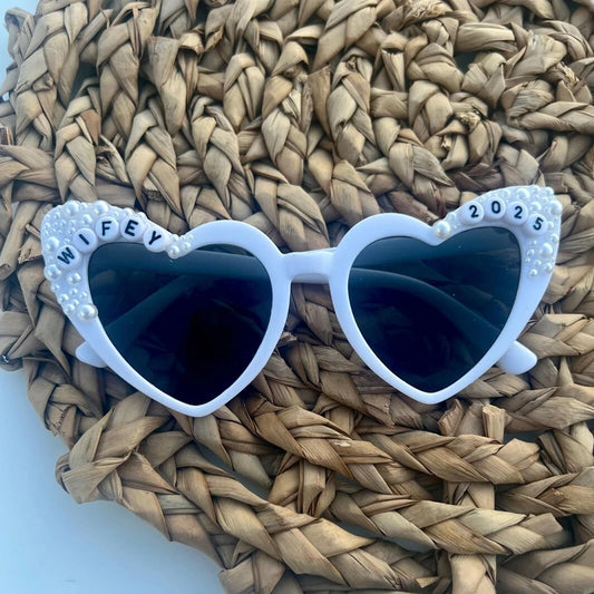 Wifey 2025 Pearl Heart Bridal Sunglasses for Beach Wedding and Bachelorette Parties