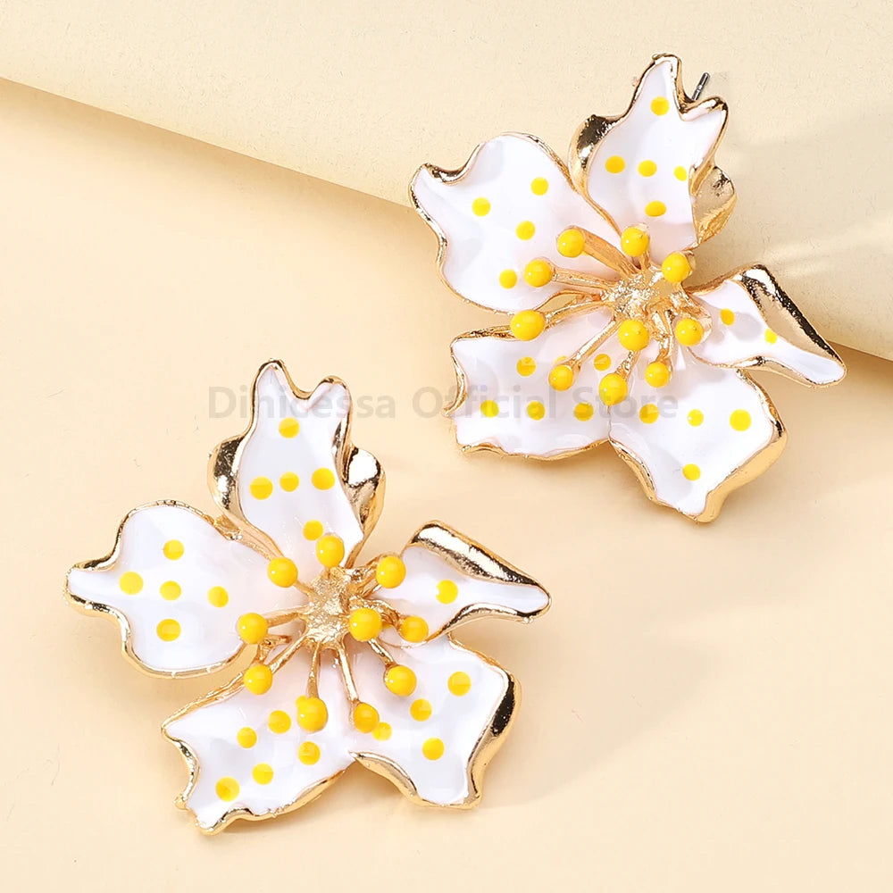 Elegant Asymmetric Petal Flower Earrings for Women - High Quality Fashion Jewelry