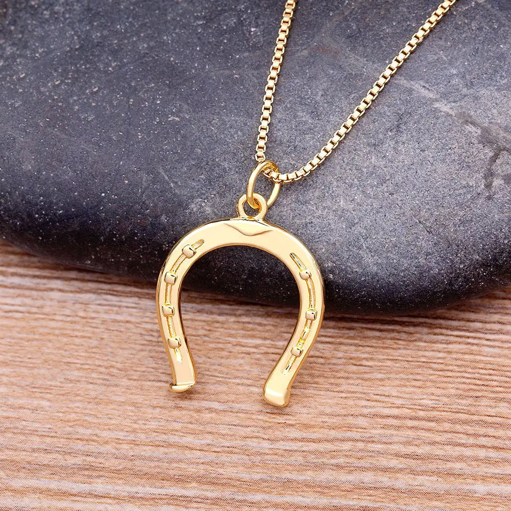 Elegant Gold Horseshoe Pendant Necklace for Women - Lucky Charm Jewelry with Adjustable Link Chain