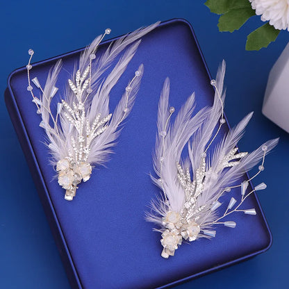 Elegant Crystal Feather Bridal Hair Clip - Trendy Wedding Hairpiece for Women