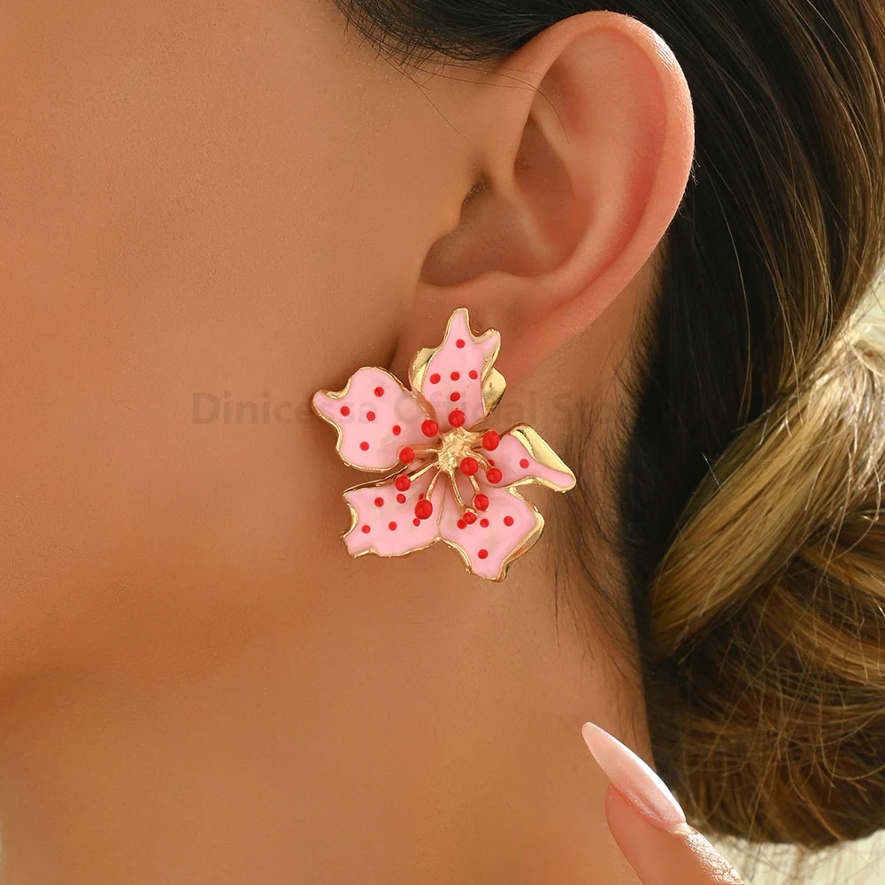 Elegant Asymmetric Petal Flower Earrings for Women - High Quality Fashion Jewelry