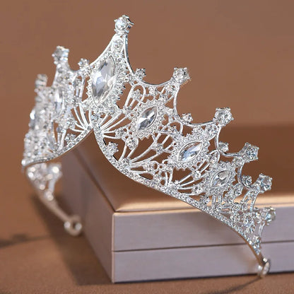 Bridal Elegance Crystal Tiara - Dazzling Silver Crown for Weddings