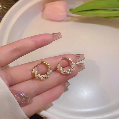 ZAKOL Elegant Minimalist Pearl Hoop Earrings Timeless Jewelry Gift for Women