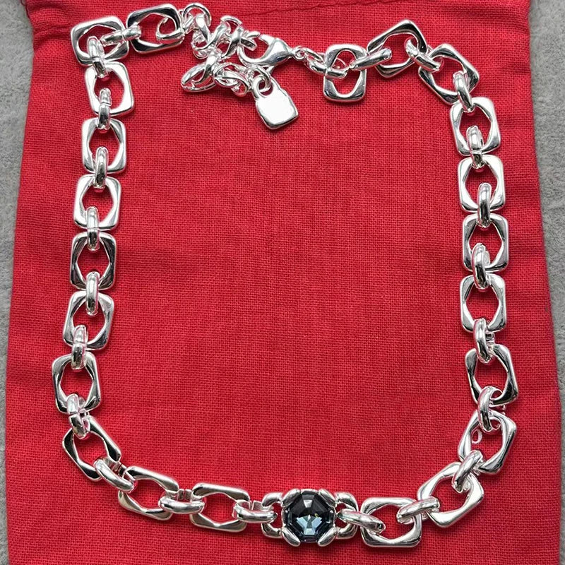 Elegant Spanish Luxury Necklace for Women - Lightweight Fashion Jewelry for Parties and Exquisite Gifts
