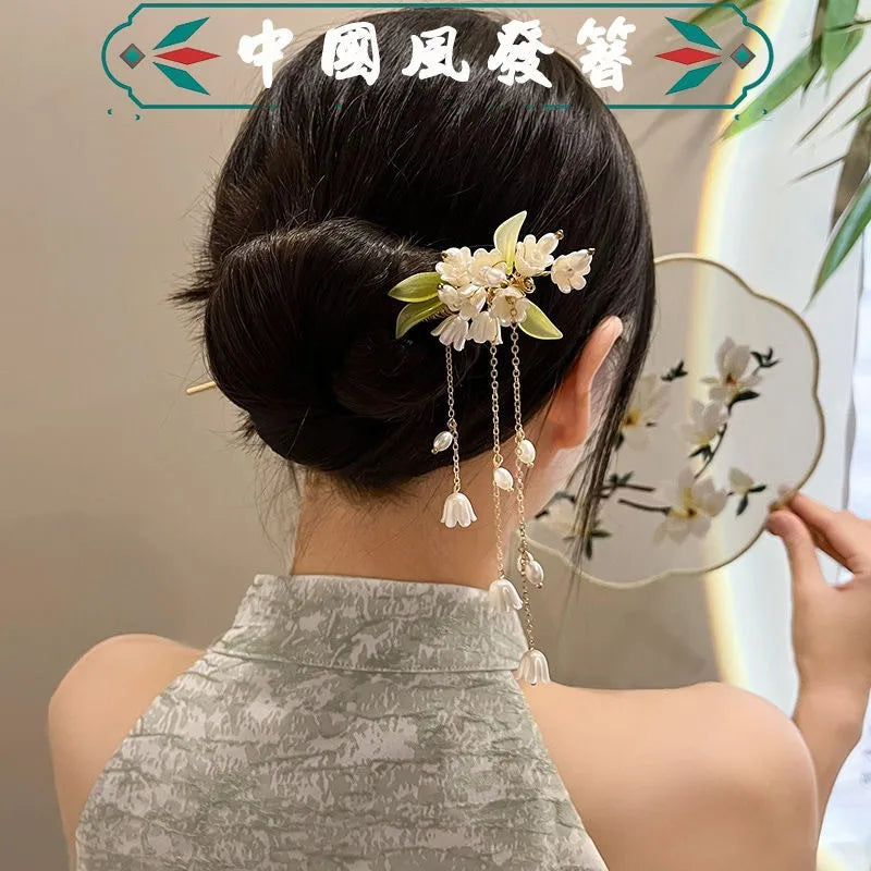 Chinese Style Tassel Hair Clip for Women with Handmade Floral Design