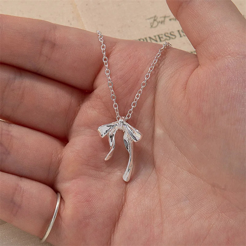 Elegant Scrub Bow Pendant Necklace for Women and Girls Korean Style Clavicle Chain 1