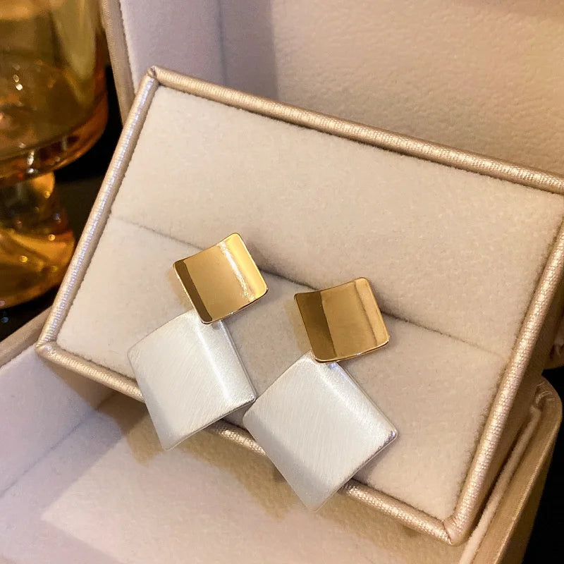 2025 New Vintage Metal Drop Earrings for Women in Geometric Style Fashion Jewelry