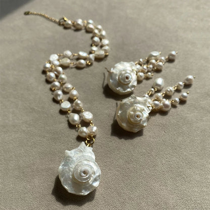 Elegant Freshwater Pearl Conch Necklace for Women - Unique Vacation Jewelry with Stainless Steel Chain