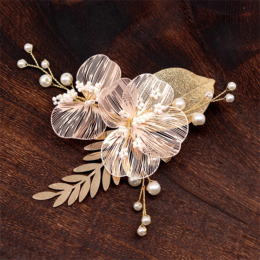 Elegant Alloy Flower Hair Combs for Bridal and Party Glamour
